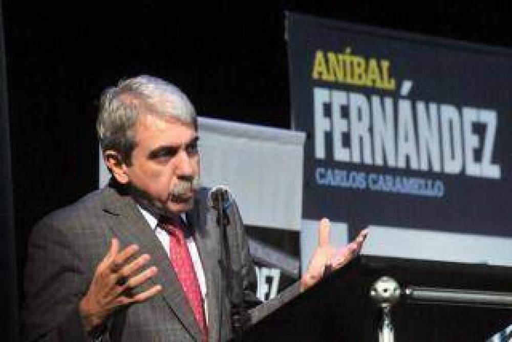 Fern�ndez oficializ� su precandidatura a gobernador por el FpV