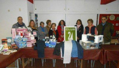 El Club 24 de Abril don� m�s de $ 10.000 a escuelas