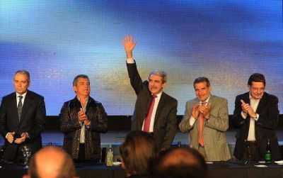 An�bal Fern�ndez lanz� su precandidatura a la gobernaci�n