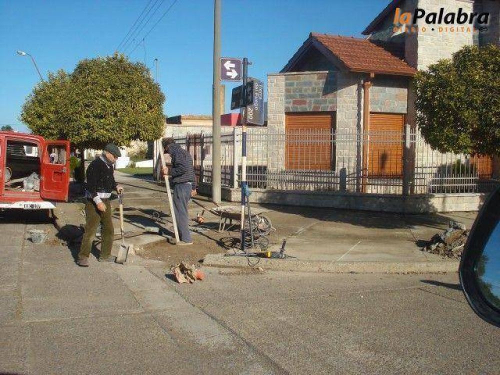 Construcci�n de 40 rampas para discapacitados en Stroeder