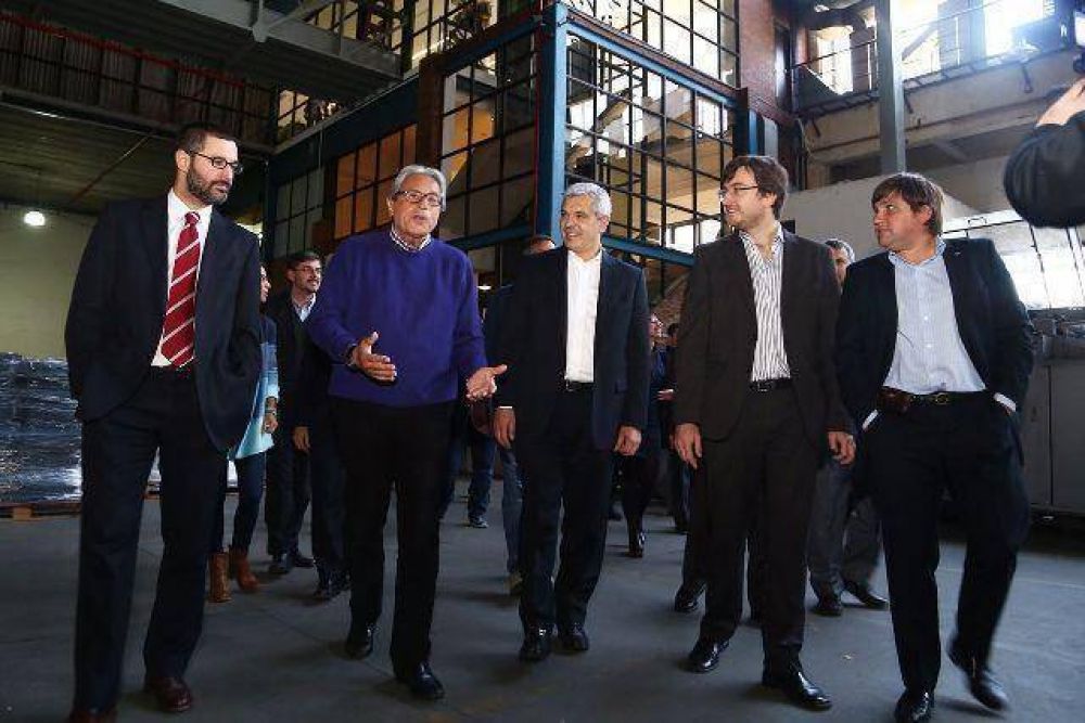 Juli�n Dom�nguez: �Quiero que en la Buenos Aires del futuro cada parque industrial tenga su polo tecnol�gico�