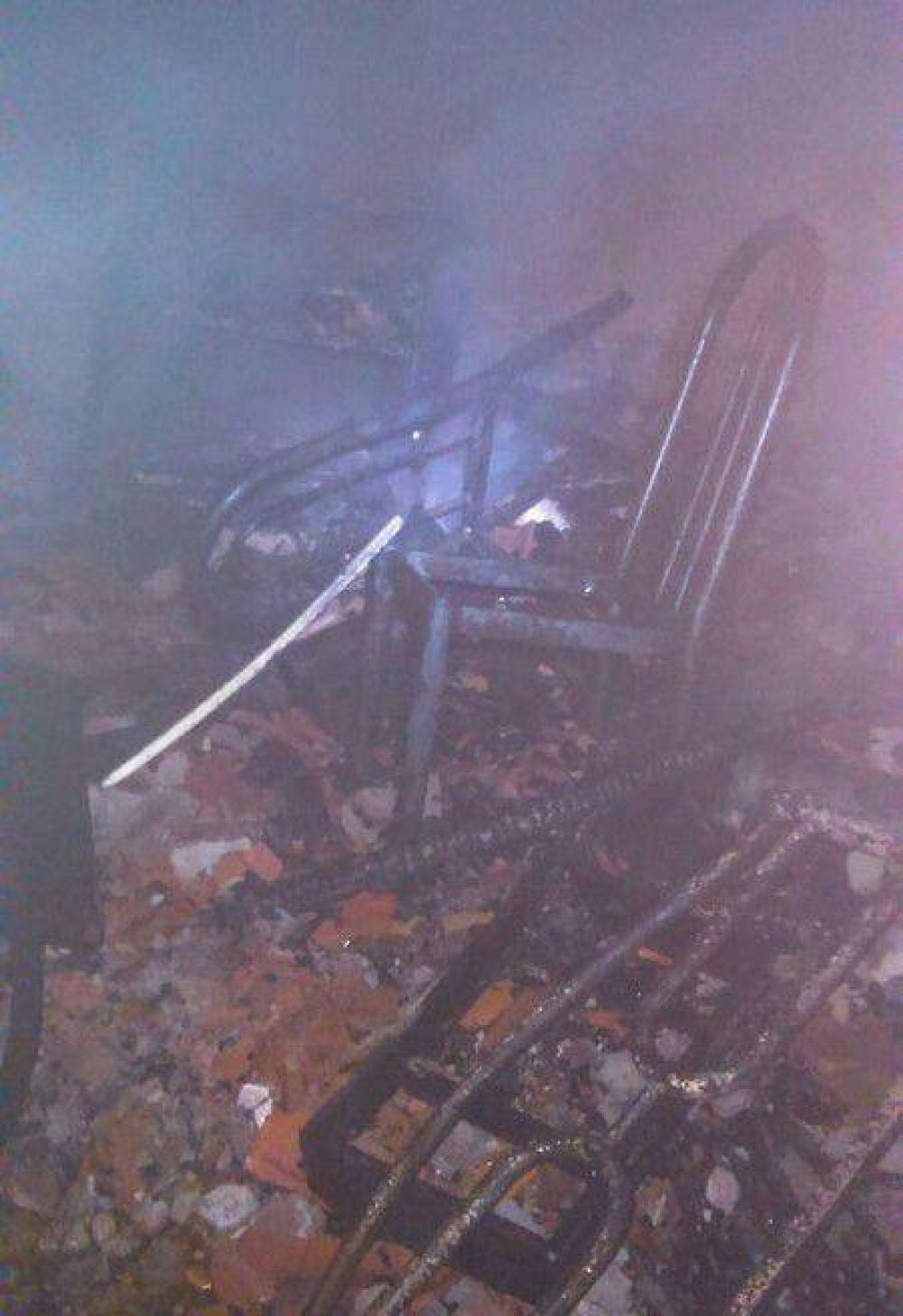 Una casa se incendi� por la explosi�n de una garrafa