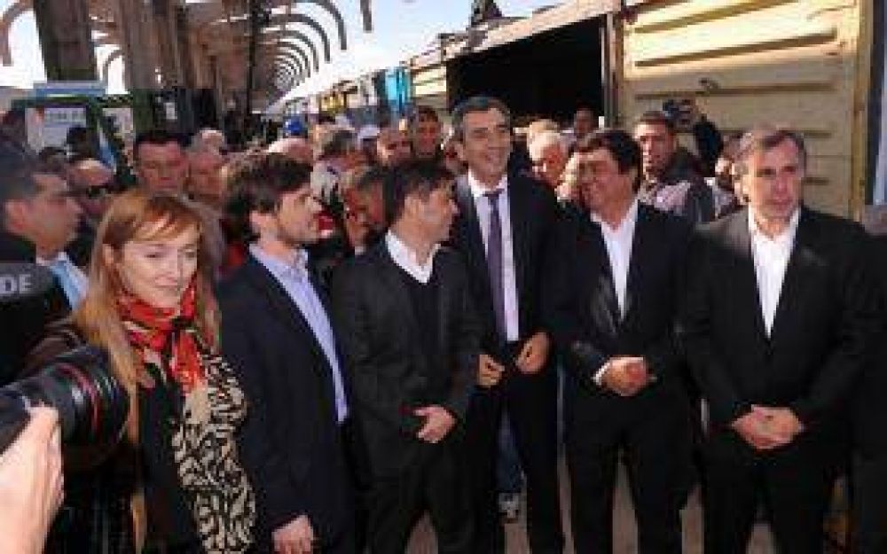 Randazzo y Kicillof recibieron en La Matanza el primer tren de cargas