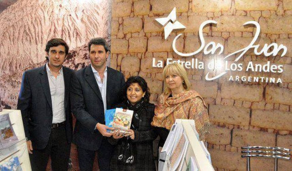U�ac encabez� la delegaci�n sanjuanina en la Feria del Libro