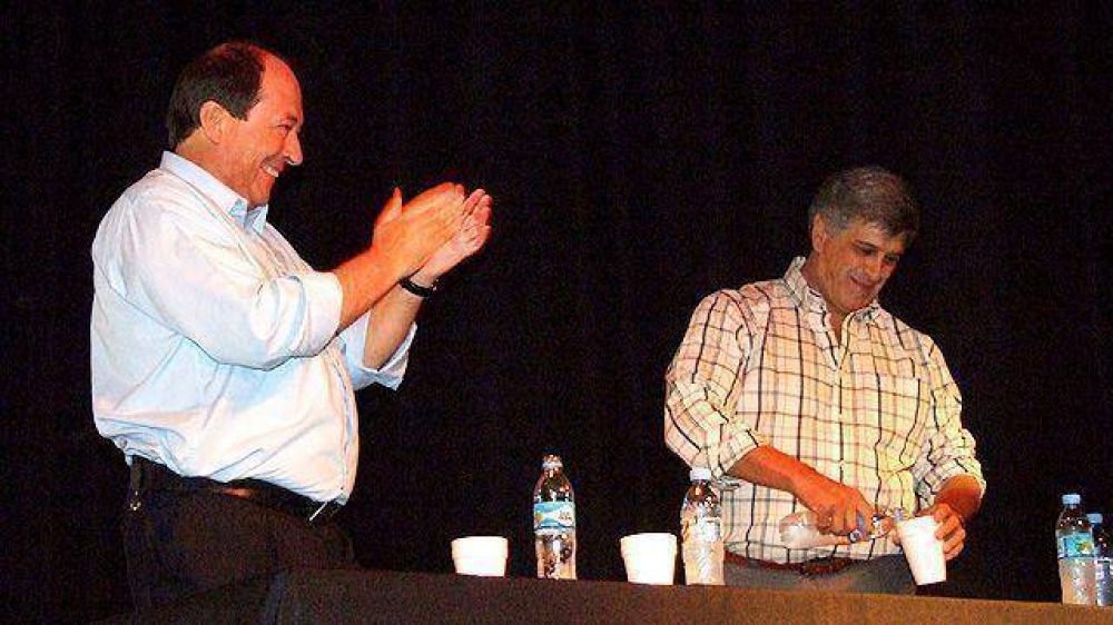 Pellegrini lanz� su precandidatura junto a Sanz