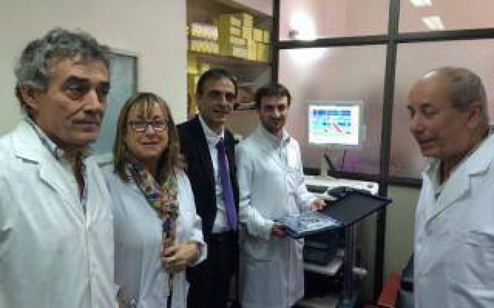 Hospital San Mart�n cuenta con equipo �nico que diagnostica enfermedades digestivas