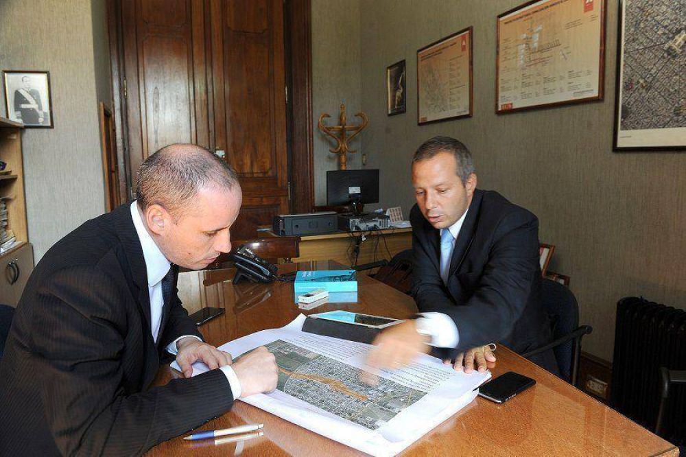 Leguizam�n recorri� obras hidr�ulicas y analiz� con Martini el avance de las tareas