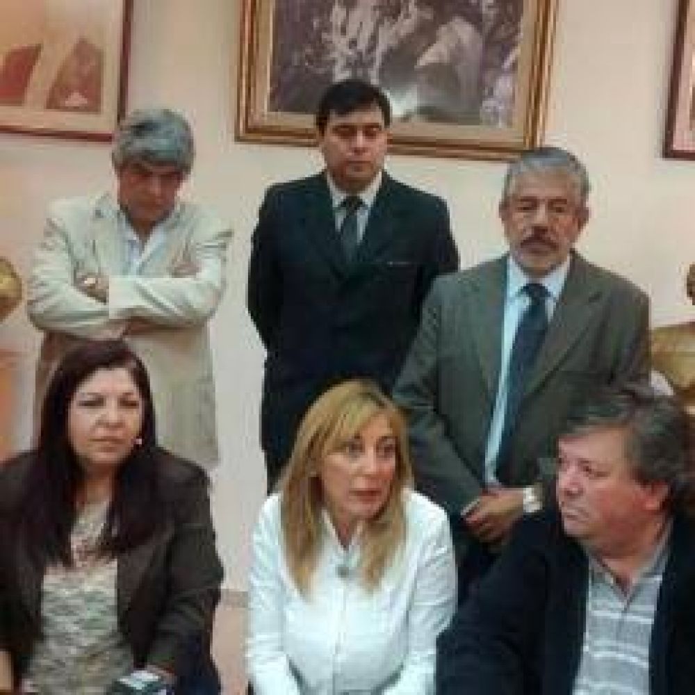 Oficializaron el Frente para la Victoria, basti�n del PJ para el #5J
