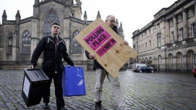 Los brit�nicos votan en las elecciones m�s re�idas de las �ltimas d�cadas en Reino Unido