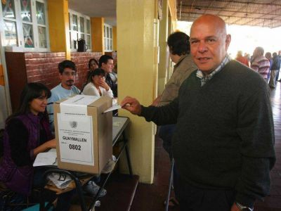 Abraham prometi� respaldar al intendente Lobos