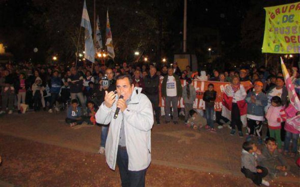 Molina desafi� a Z�ccaro: �Si cree que tiene el 40% de los votos, que venga y juegue las PASO�