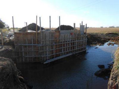 Mejoras del nuevo puente sobre Arroyo Laprida