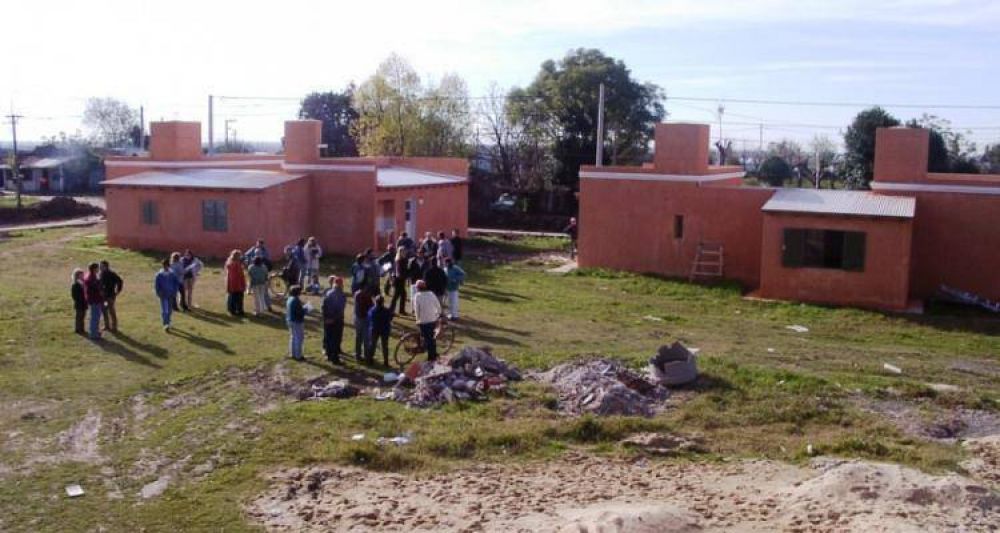 Creus orden� monitoreo de salud en el barrio 49 Viviendas