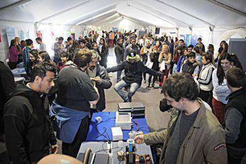 Excelente convocatoria tuvo en su primer d�a la Muestra Educativa