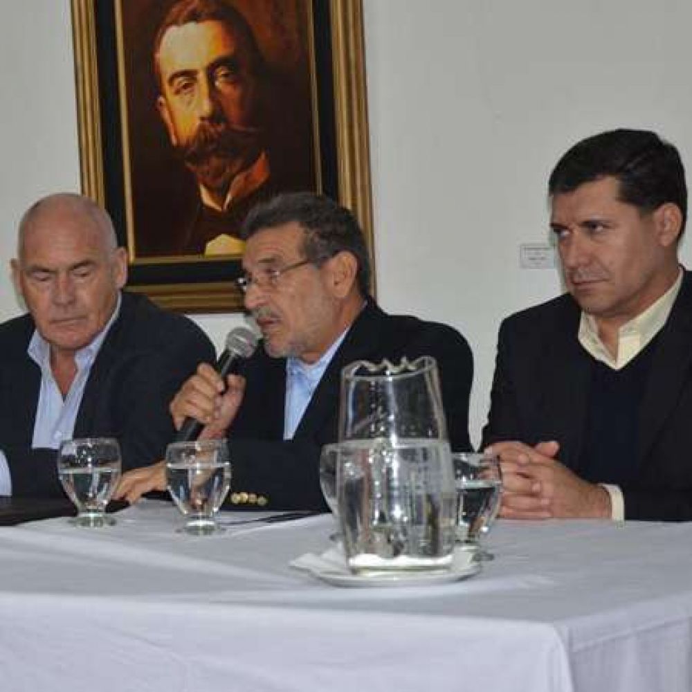 Ante la firma Con Meyer, Beder destac� la cuesta de Miranda y Chilecito