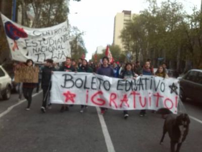 Los universitarios siguen pidiendo por el boleto