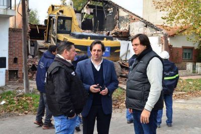 Demolieron una construcci�n abandonada que generaba inseguridad
