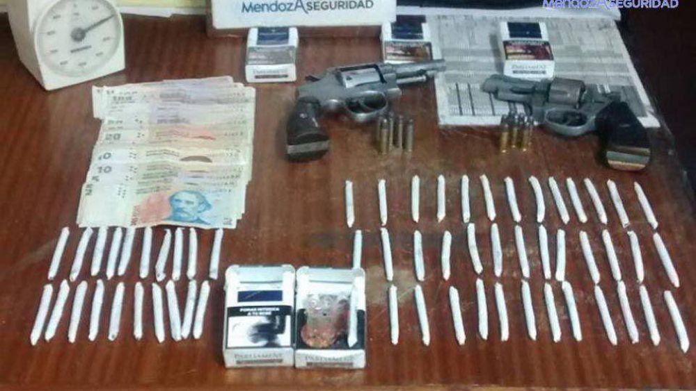 Desbarataron �quiosquito� de droga en Capital