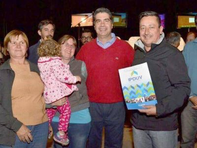 Capitanich habilit� 77 viviendas en S�enz Pe�a y se suman al total de 4.000 soluciones habitacionales en ocho a�os de gesti�n