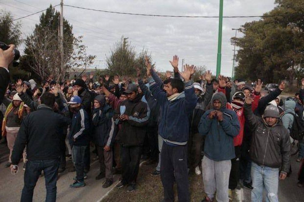 Abasto: el desalojo fue con extrema tensi�n y hubo heridos y detenidos