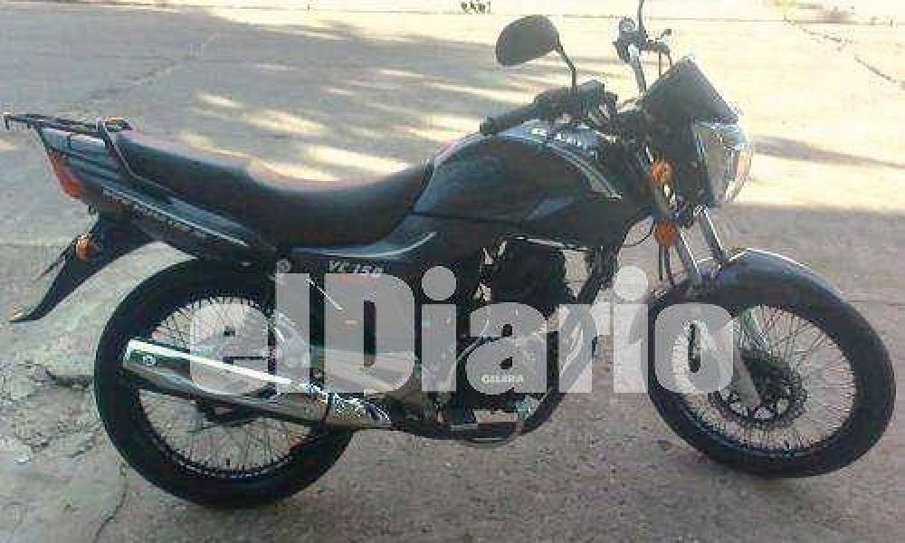 Dos chicos de 13 a�os, en una moto robada