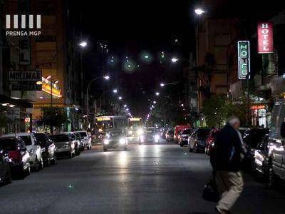 EL CENTRO COMERCIAL ALBERTI CUENTA CON NUEVA ILUMINACI�N