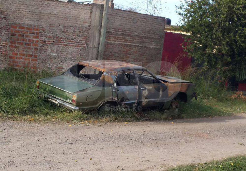 Otros cuatro autos quemados en la madrugada del s�bado y ya suman 39 en lo que va del a�o