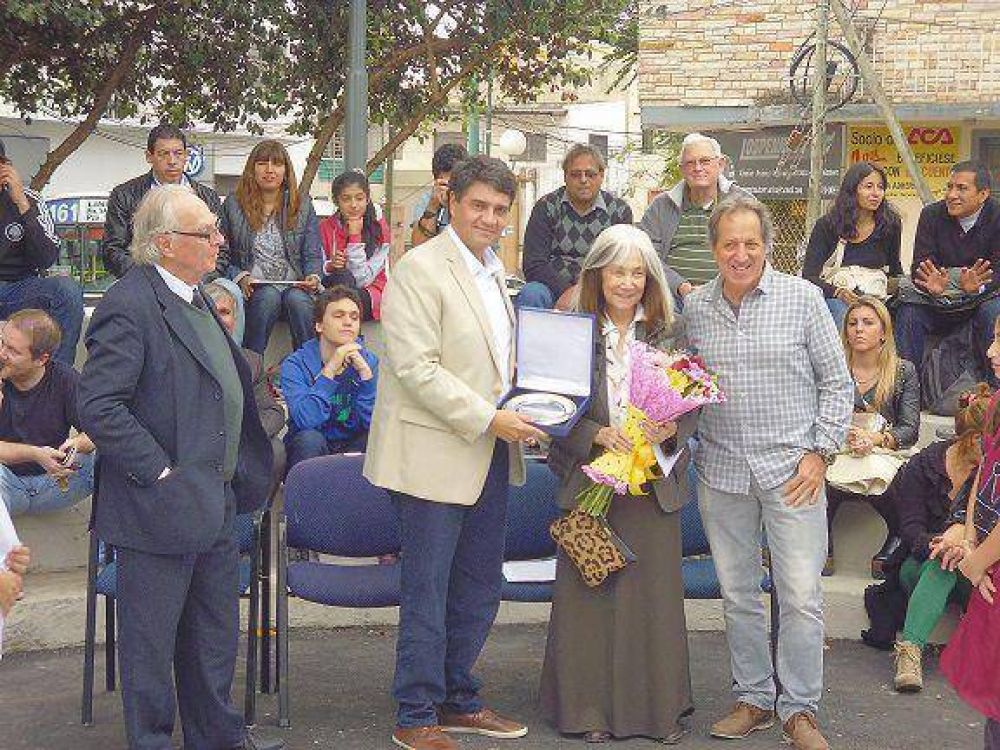 Inauguraron puesta en valor de la Plaza Vienni en Villa Martelli