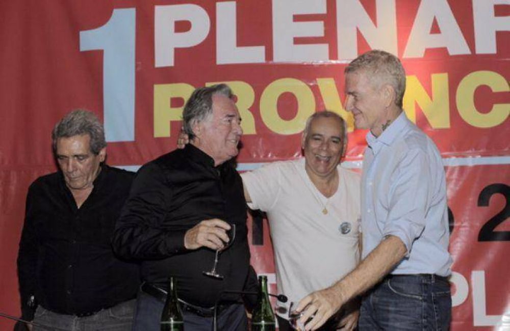 Barrionuevo y De Narv�ez encabezaron Primer Plenario Provincial del Frente Renovador
