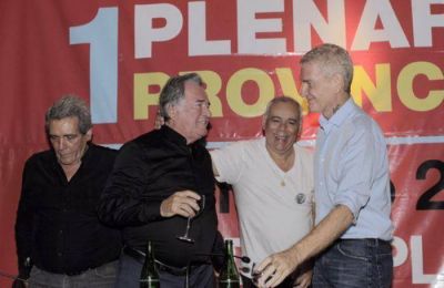 Barrionuevo y De Narv�ez encabezaron Primer Plenario Provincial del Frente Renovador