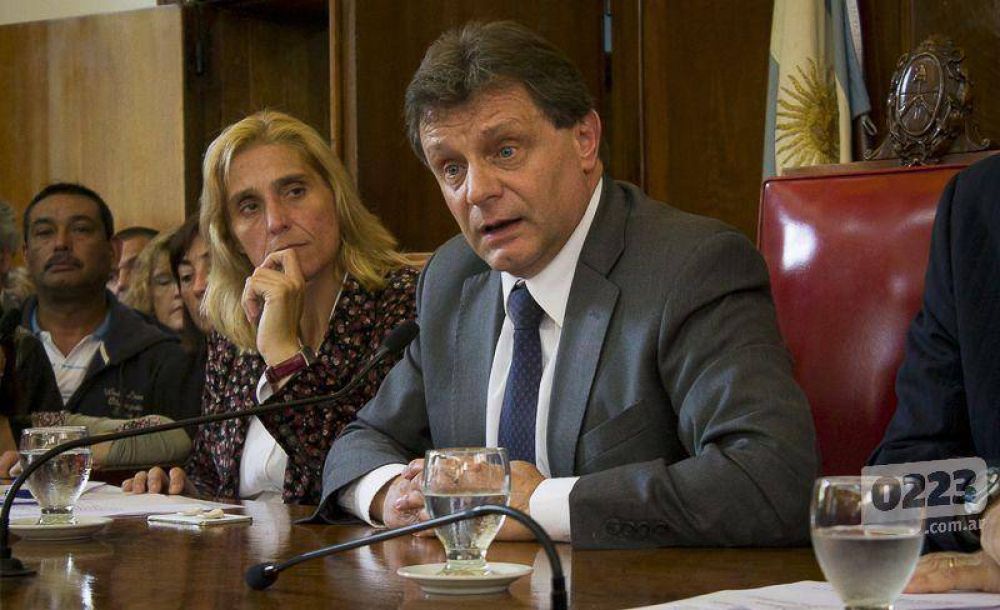 �Da pena ver c�mo abandonan su identidad partidaria y se ti�en de amarillo�