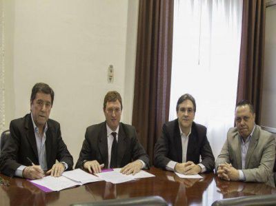 Municipio-provincia acordaron obras por m�s de 3 millones
