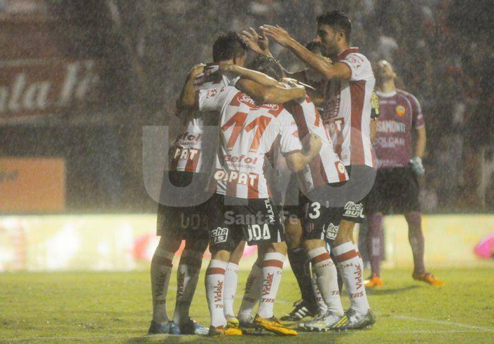 Con una lluvia de goles, Uni�n le gan� a Crucero del Norte en el 15 de Abril