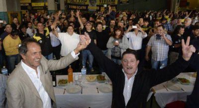 Viviani abandon� a Urribarri y ahora apoya a Scioli