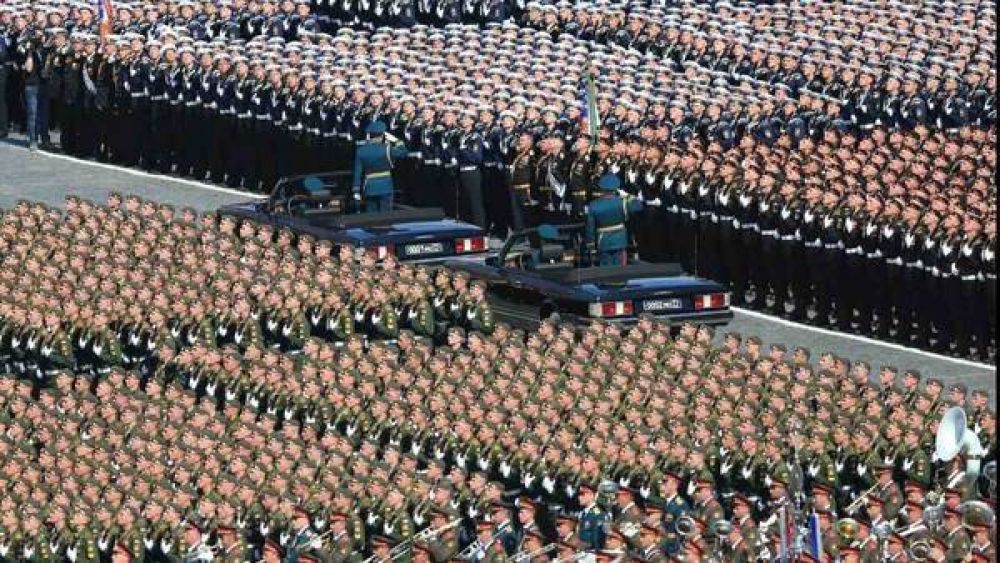 Rusia exhibe su poder�o militar al conmemorar la ca�da nazi