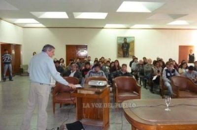 Charla sobre plaguicidas en Coronel Dorrego