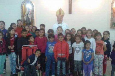 Mons. Torrado visit� a la comunidad religiosa del barrio R�o Dulce