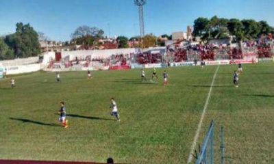 Guaran� sigue con la mala racha y cay� ante Atl�tico Paran�