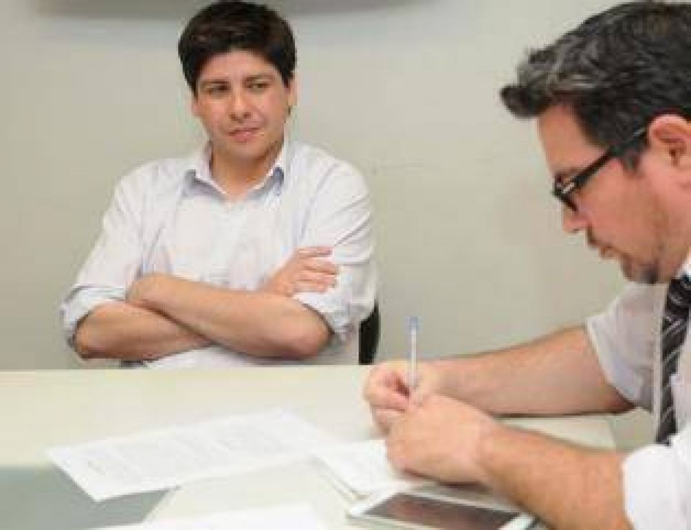 Larcher dice que no se fue, pero el PAMI define a su sucesor