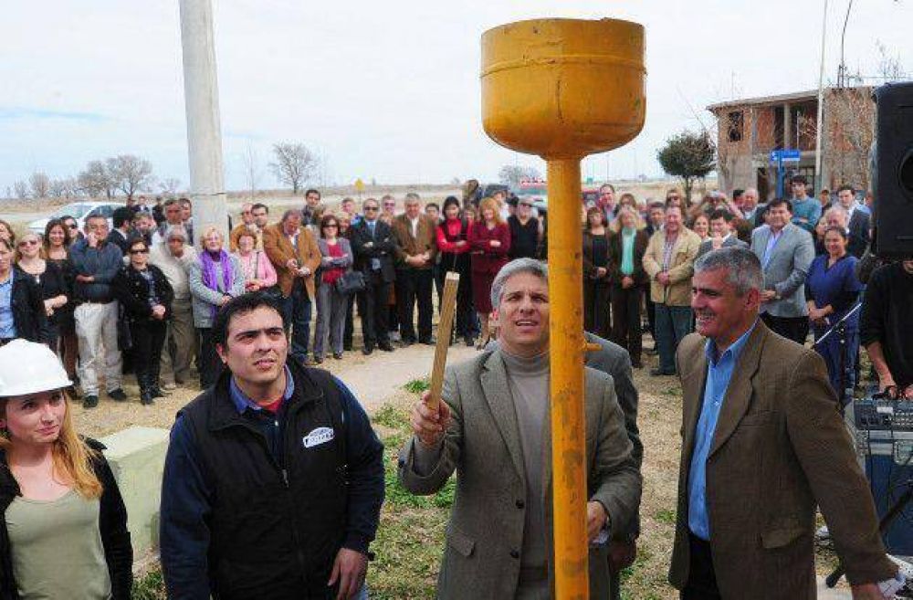 Provisi�n de gas natural para barrios villamercedinos