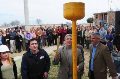 Provisi�n de gas natural para barrios villamercedinos