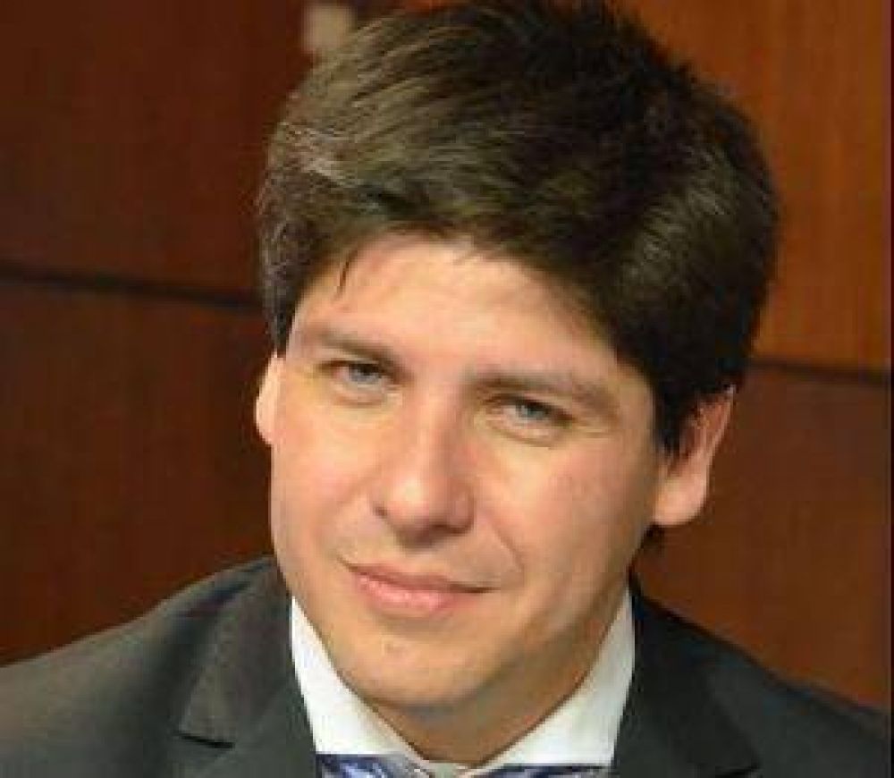 Larcher neg� haber renunciado como director del PAMI