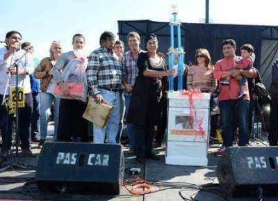 Elizabeth Lazarte es la campeona de las empanadas salte�as