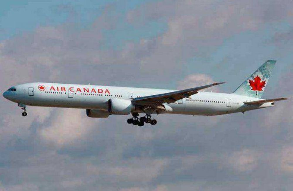 Un parto en pleno vuelo oblig� a un aterrizaje de emergencia en Tokio