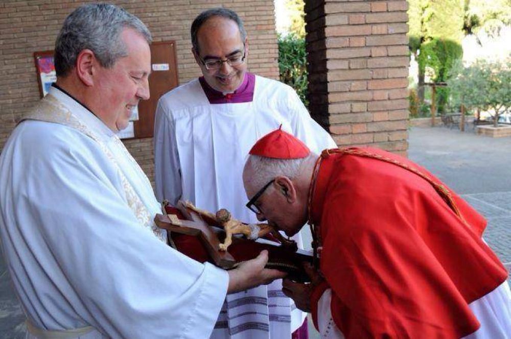 El cardenal Villalba tomó posesión de su parroquia en Roma