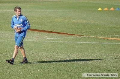 Arruabarrena prob� un equipo en medio de un fuerte hermetismo