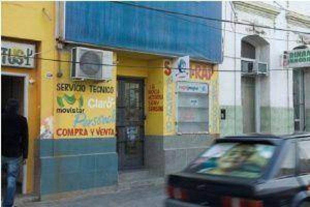 Delincuentes robaron $300.000 de un local comercial c�ntrico