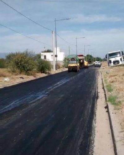 Comenz� la pavimentaci�n de avenida Latzina