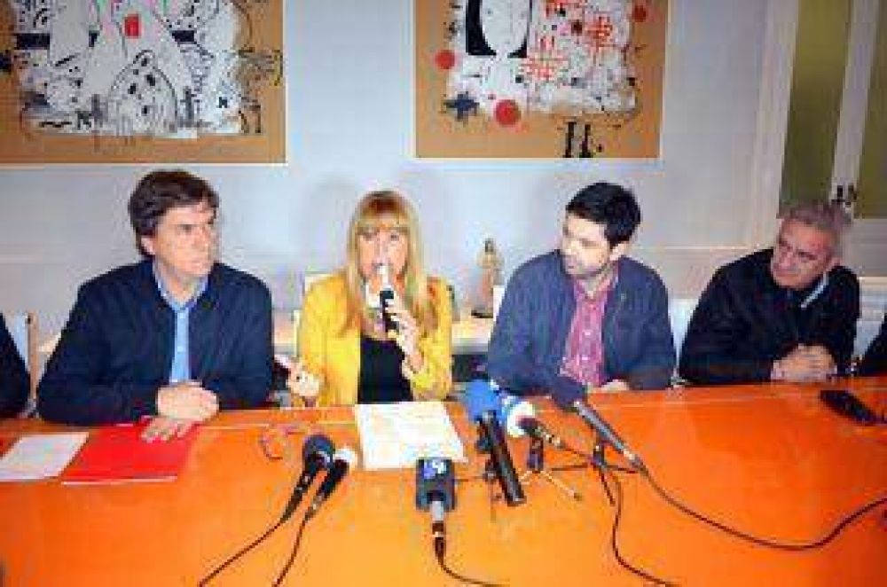 Por el caso Pimp, Ayala se puso a disposici�n de la justicia y volvi� a negar irregularidades