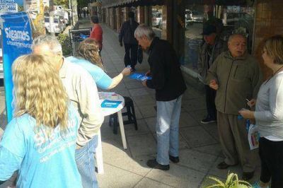 El Frente Renovador de San Mart�n present� propuestas en distintos barrios